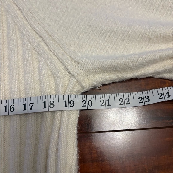 Altar'd State Off White Oversized FuzzyTurtleneck Ribbed Sweater Size Medium - Picture 12 of 14